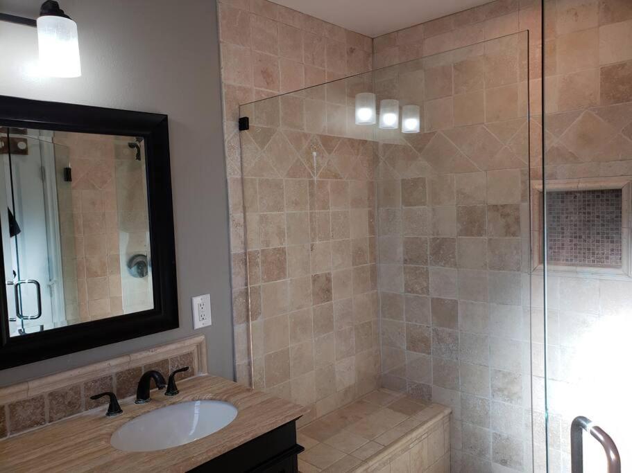 Bouganvilla 4-Bedroom, 2-Baths, Single Family House Thousand Oaks Kültér fotó